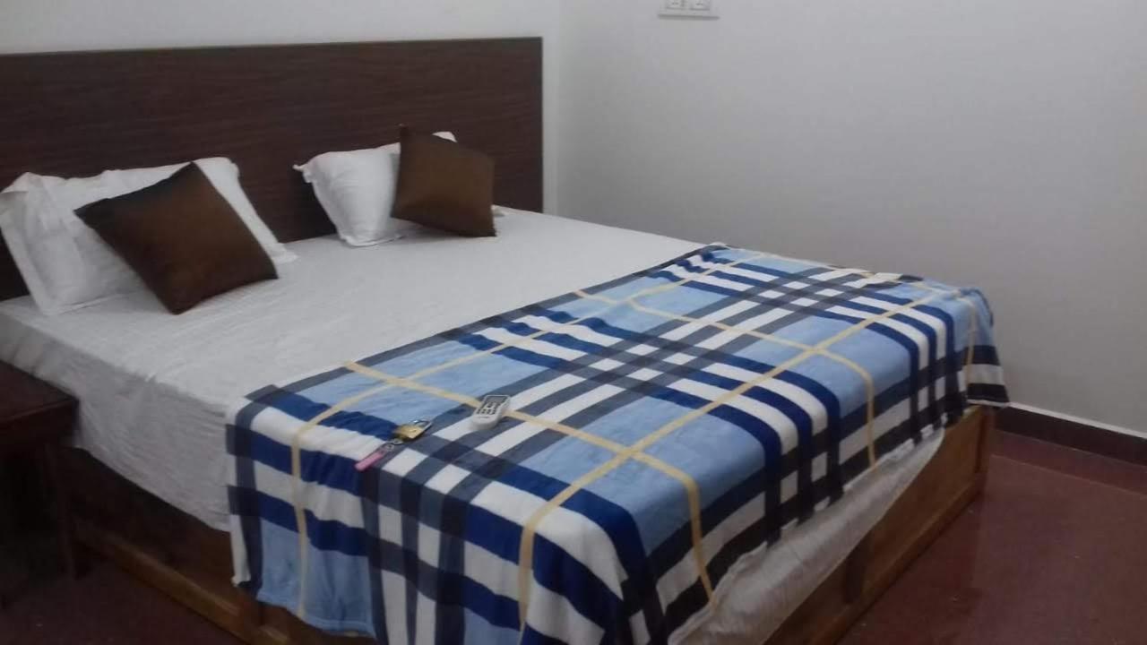 Lavish Exotic Hotel & Apartments อารัมบล ภายนอก รูปภาพ