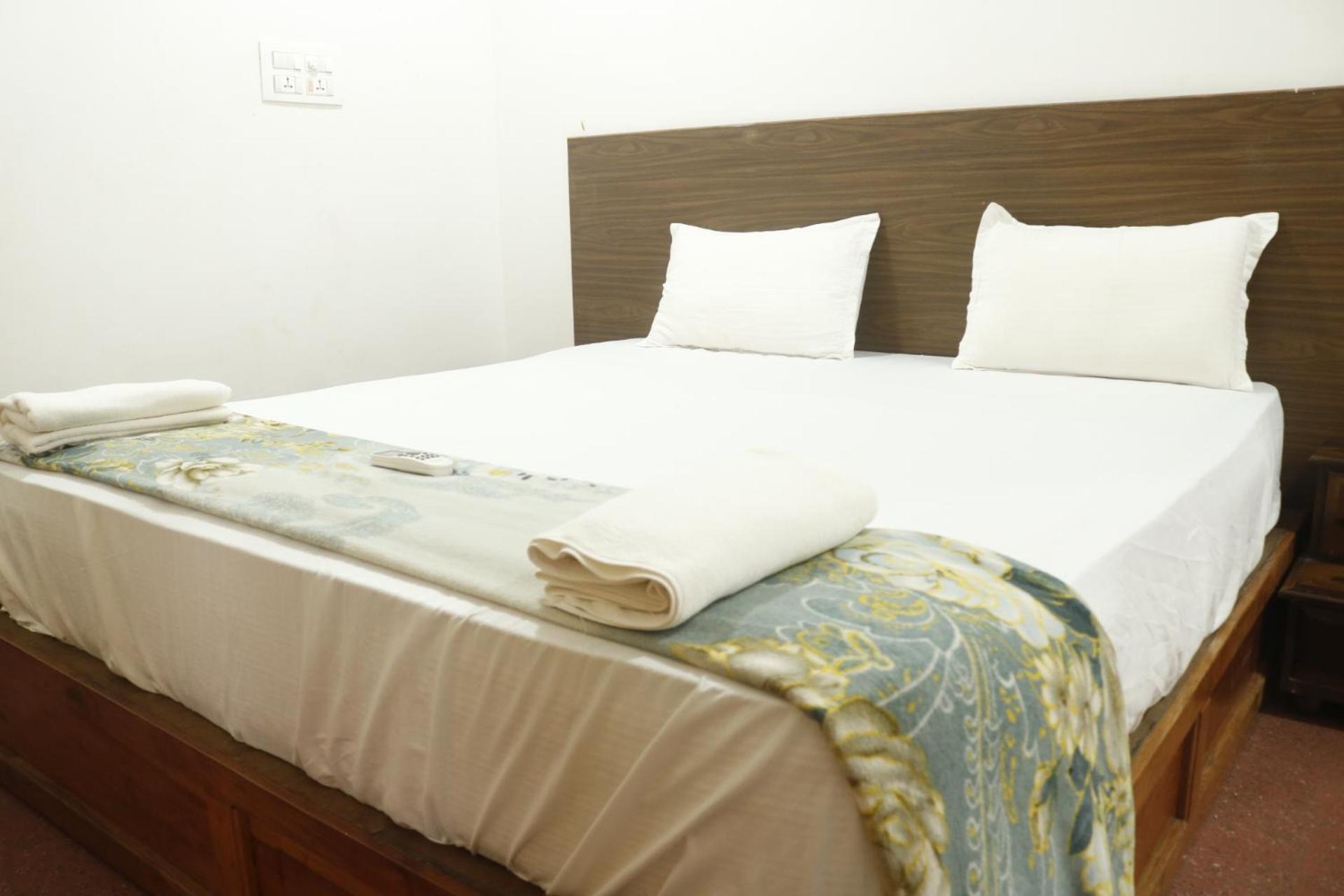 Lavish Exotic Hotel & Apartments อารัมบล ภายนอก รูปภาพ